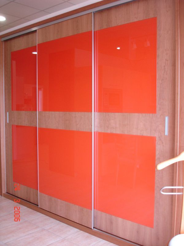 FC191 FRENTE CORREDERO DISEÑO CRISTAL LACADO NARANJA Y CEREZO. PERFILES ALUMINIO